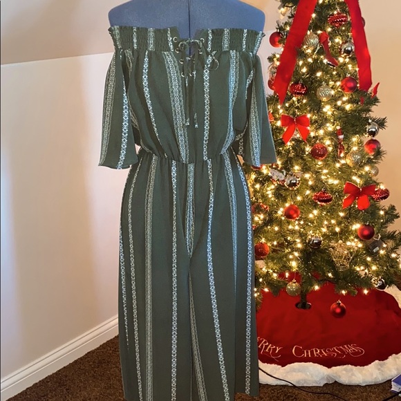 Green Jumpsuit - Picture 1 of 4